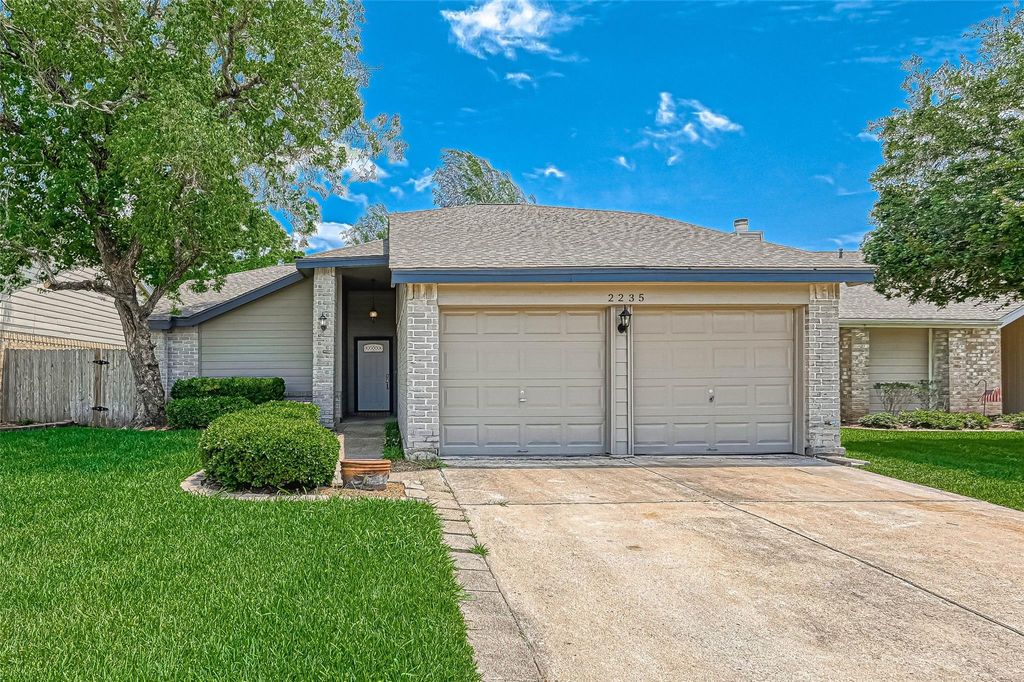 2235 Sentinal Oaks Street, Sugar Land, TX 77478