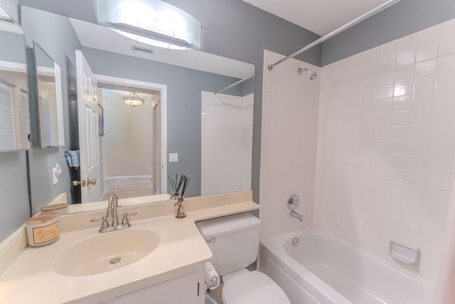 10527 NW 10TH Street B-130, Plantation, FL 33322