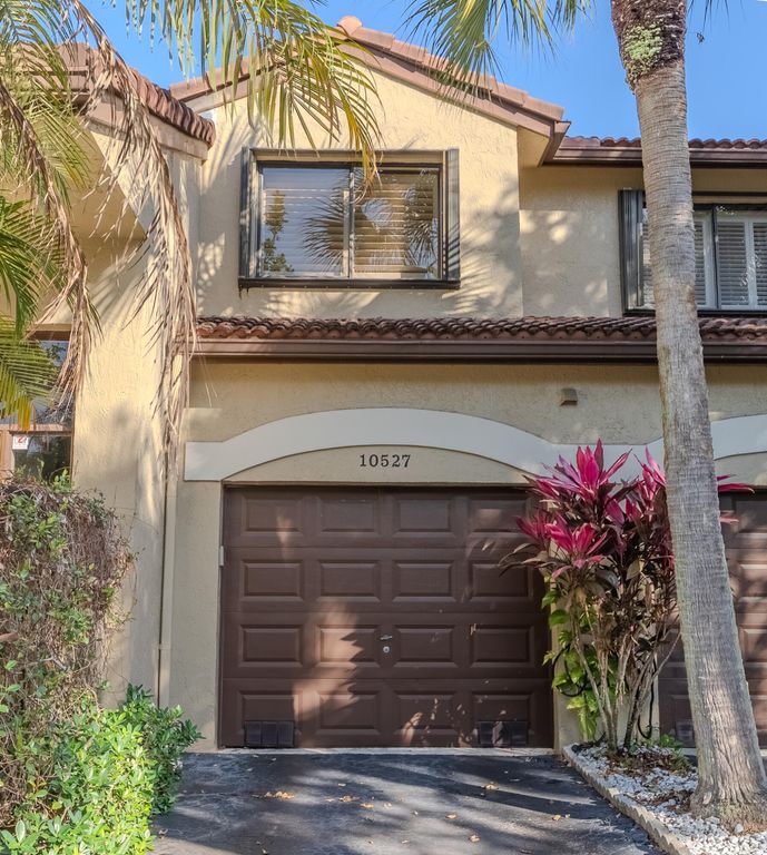 10527 NW 10TH Street B-130, Plantation, FL 33322