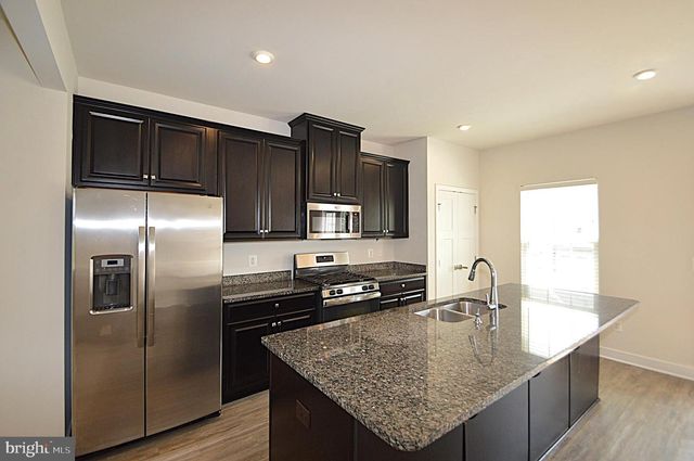 11328 WILLOW GREEN CIR, Manassas, VA 20109