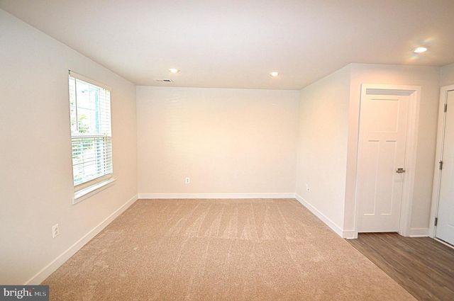 11328 WILLOW GREEN CIR, Manassas, VA 20109