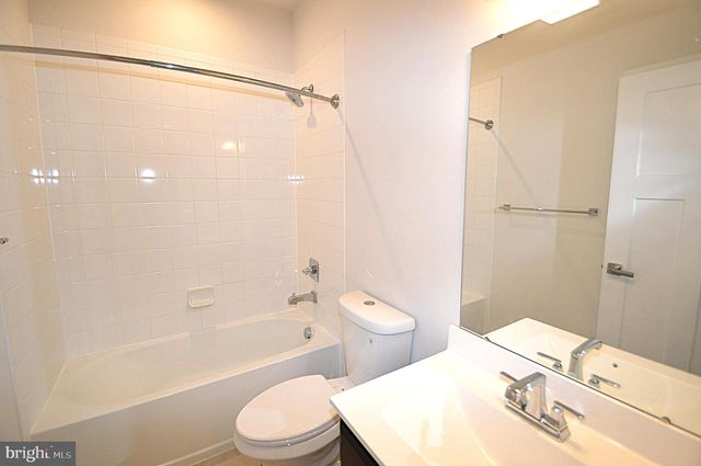 11328 WILLOW GREEN CIR, Manassas, VA 20109