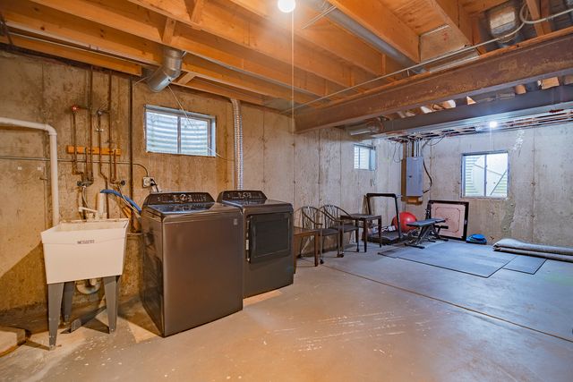 164 Forestview Court, Aurora, IL 60502