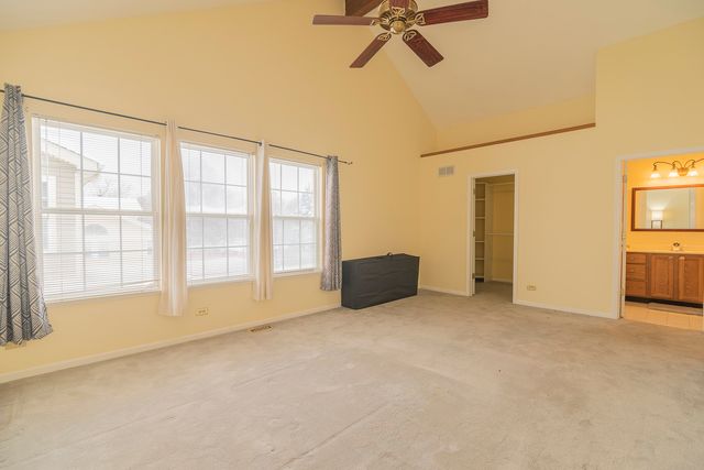 164 Forestview Court, Aurora, IL 60502