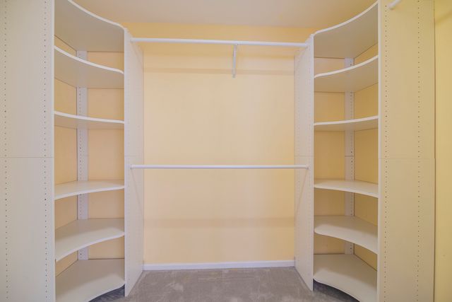 164 Forestview Court, Aurora, IL 60502