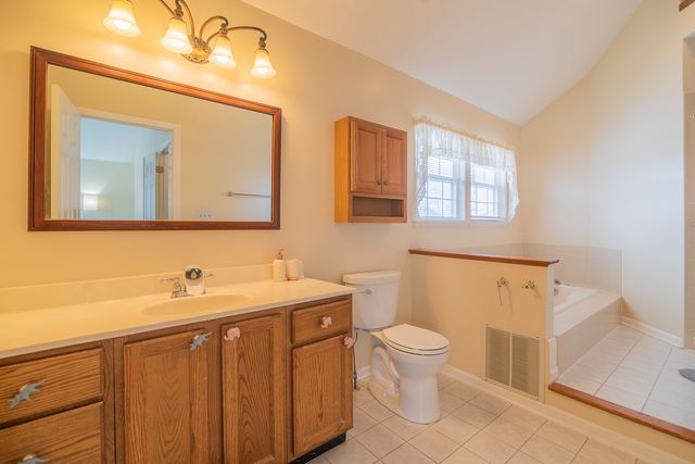 164 Forestview Court, Aurora, IL 60502