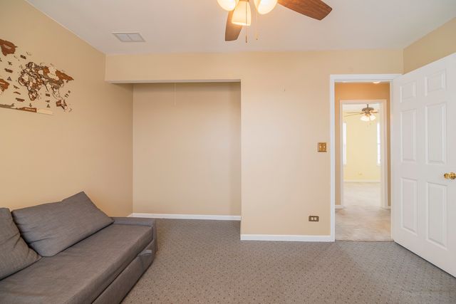 164 Forestview Court, Aurora, IL 60502