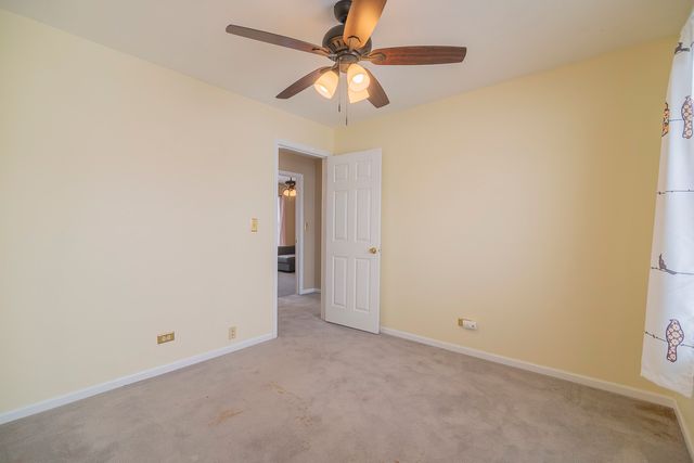 164 Forestview Court, Aurora, IL 60502