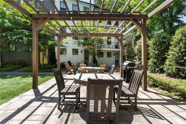 191 Chestnut Circle, Atlanta, GA 30342