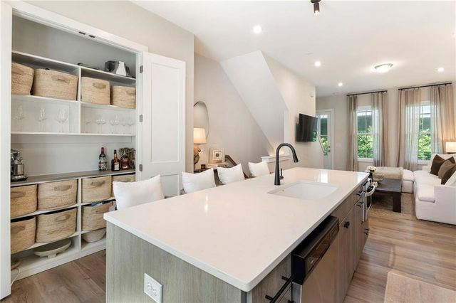 191 Chestnut Circle, Atlanta, GA 30342