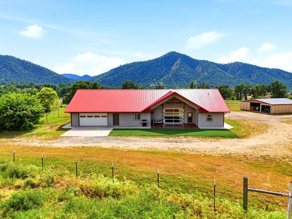 Image 16 of property listing at 39348 Dunlap Road, Dunlap, CA 93621