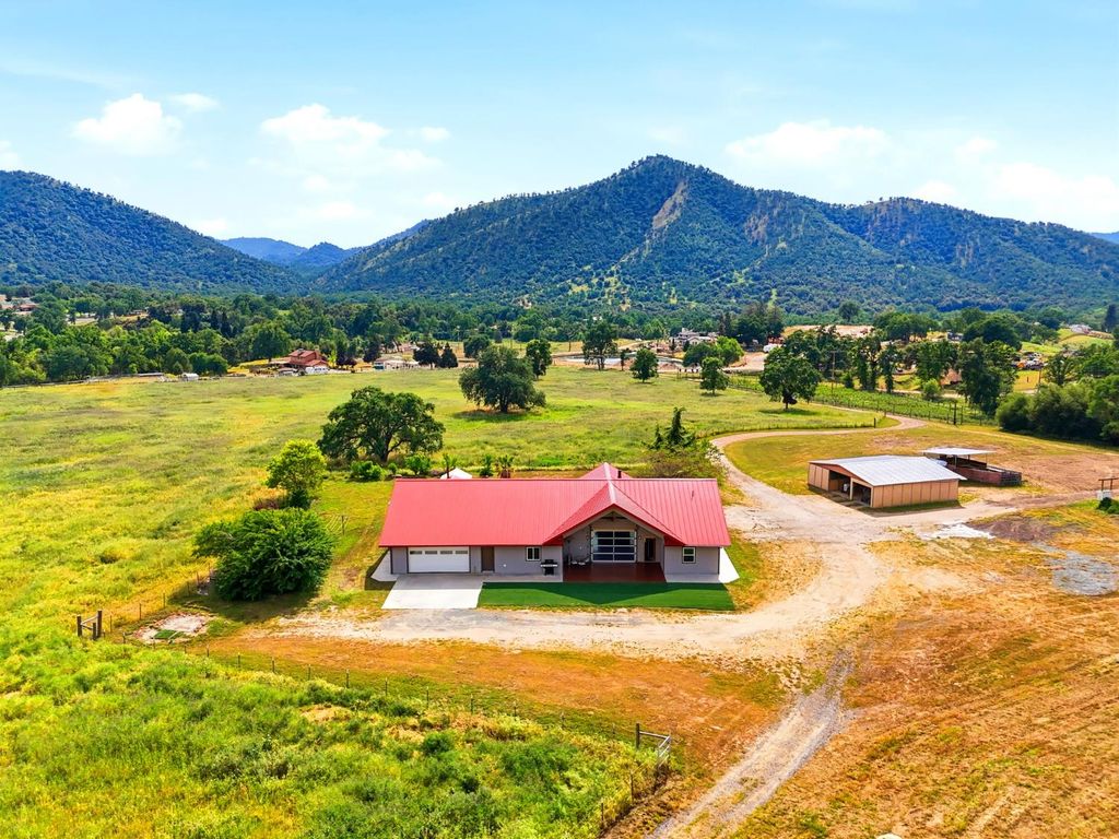 Image 18 of property listing at 39348 Dunlap Road, Dunlap, CA 93621