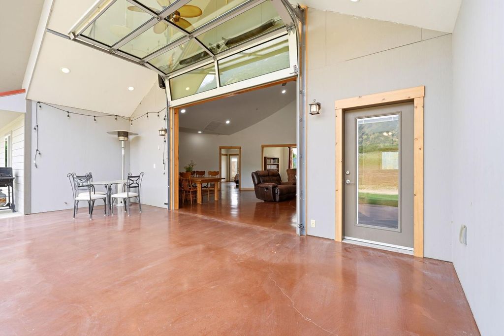 Image 20 of property listing at 39348 Dunlap Road, Dunlap, CA 93621