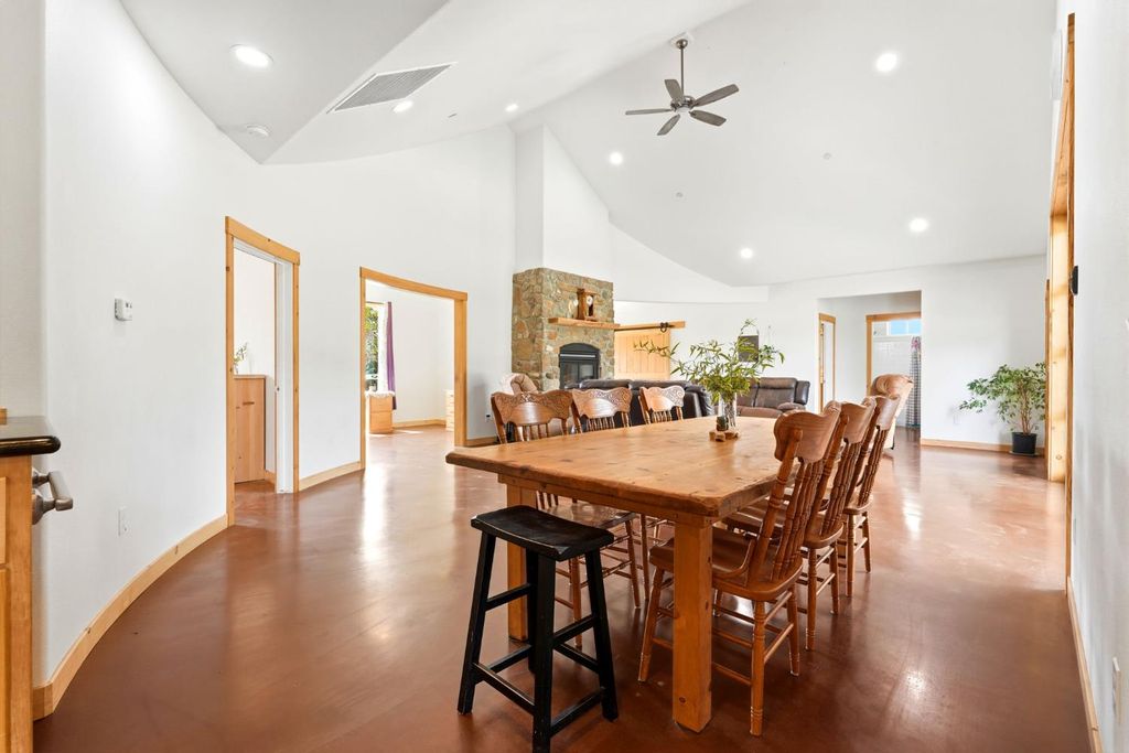 Image 33 of property listing at 39348 Dunlap Road, Dunlap, CA 93621
