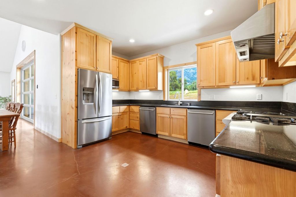 Image 35 of property listing at 39348 Dunlap Road, Dunlap, CA 93621