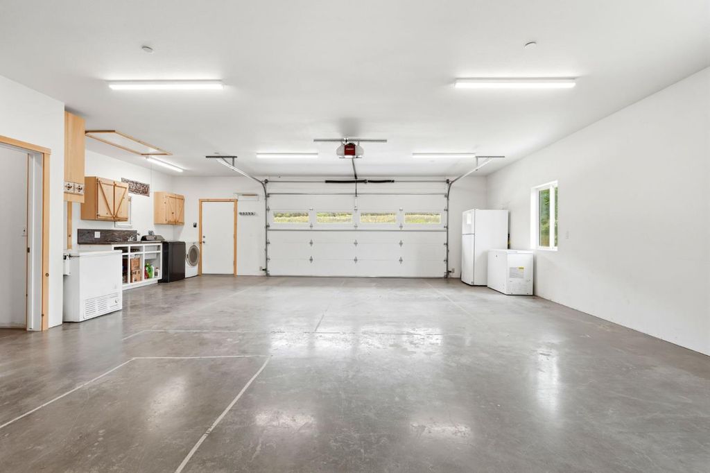 Image 39 of property listing at 39348 Dunlap Road, Dunlap, CA 93621