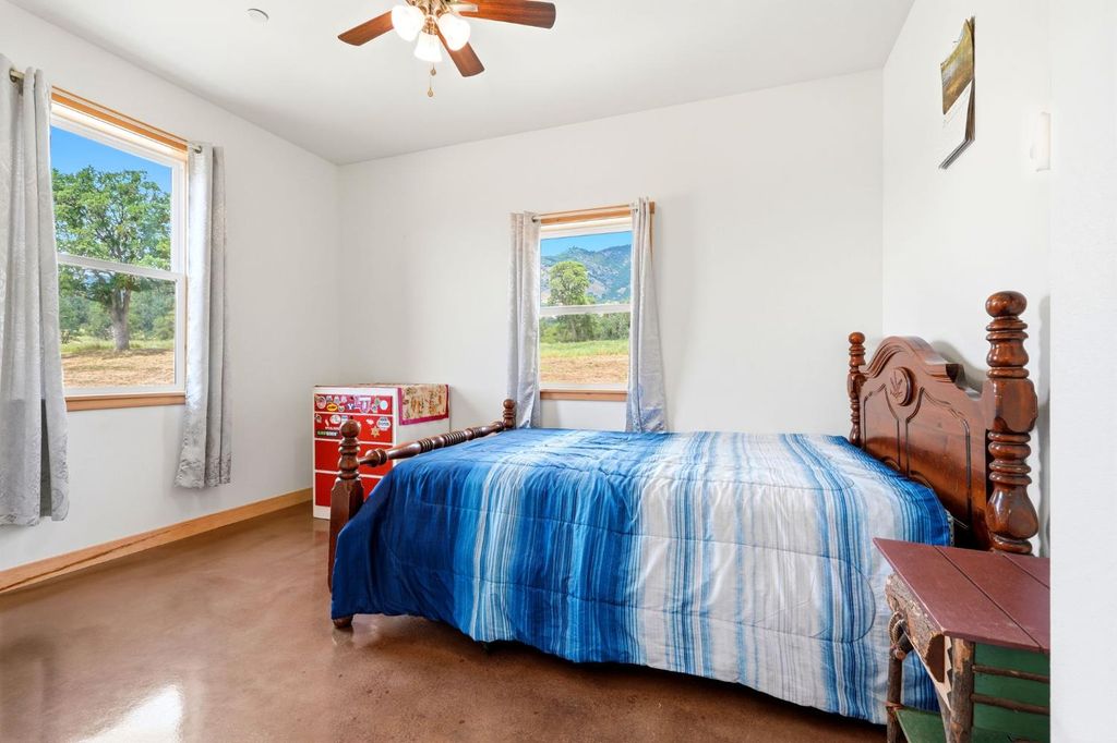 Image 42 of property listing at 39348 Dunlap Road, Dunlap, CA 93621