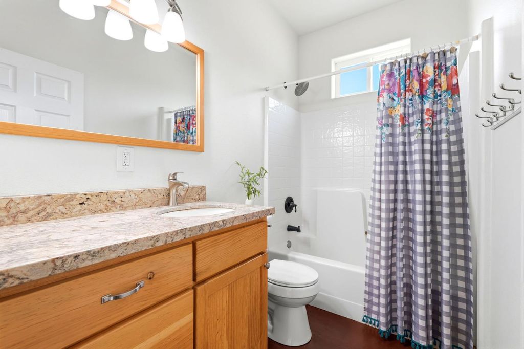 Image 44 of property listing at 39348 Dunlap Road, Dunlap, CA 93621