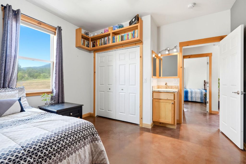 Image 47 of property listing at 39348 Dunlap Road, Dunlap, CA 93621
