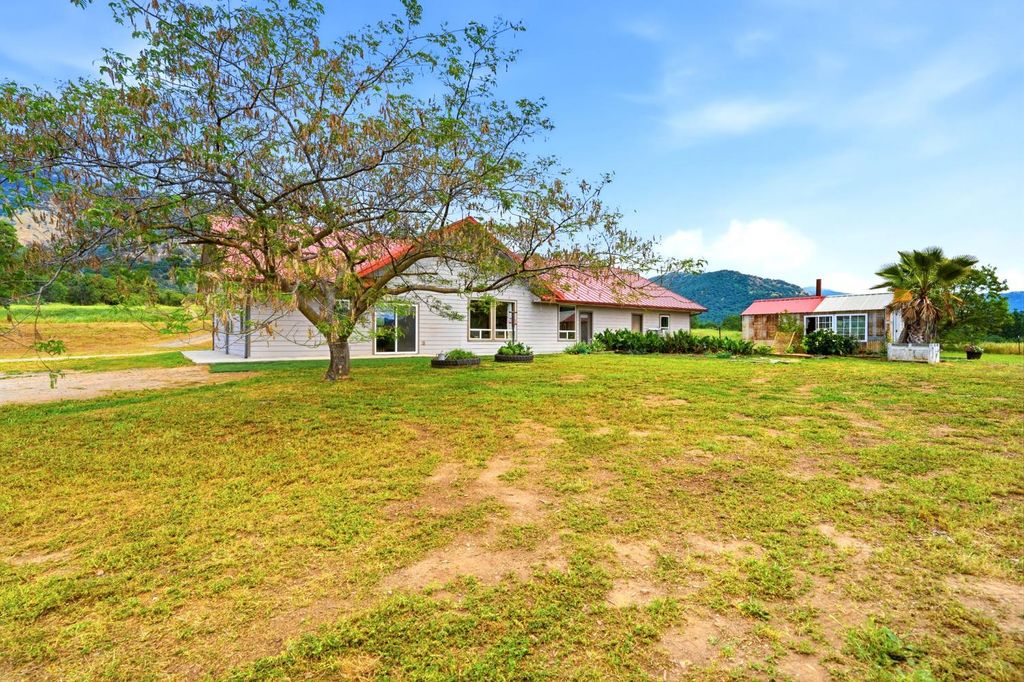 Image 63 of property listing at 39348 Dunlap Road, Dunlap, CA 93621