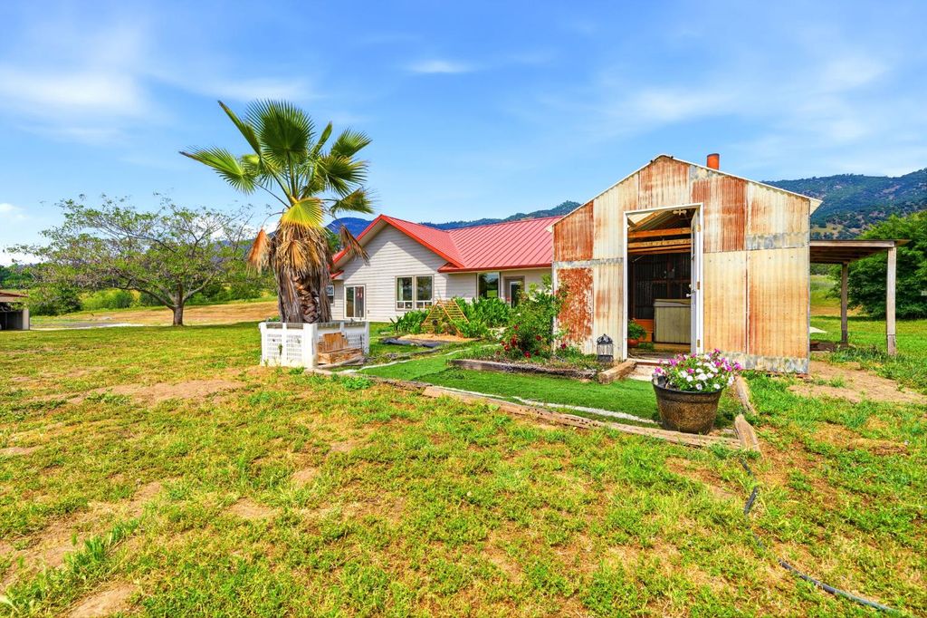 Image 68 of property listing at 39348 Dunlap Road, Dunlap, CA 93621