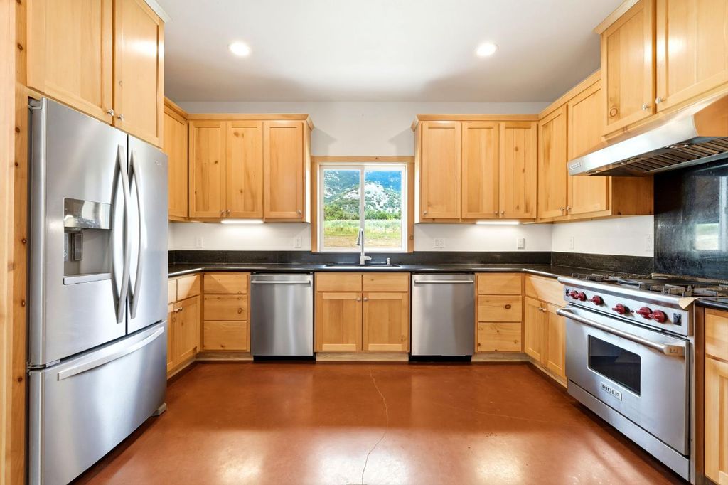 Image 8 of property listing at 39348 Dunlap Road, Dunlap, CA 93621
