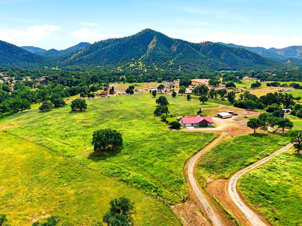 Image 83 of property listing at 39348 Dunlap Road, Dunlap, CA 93621