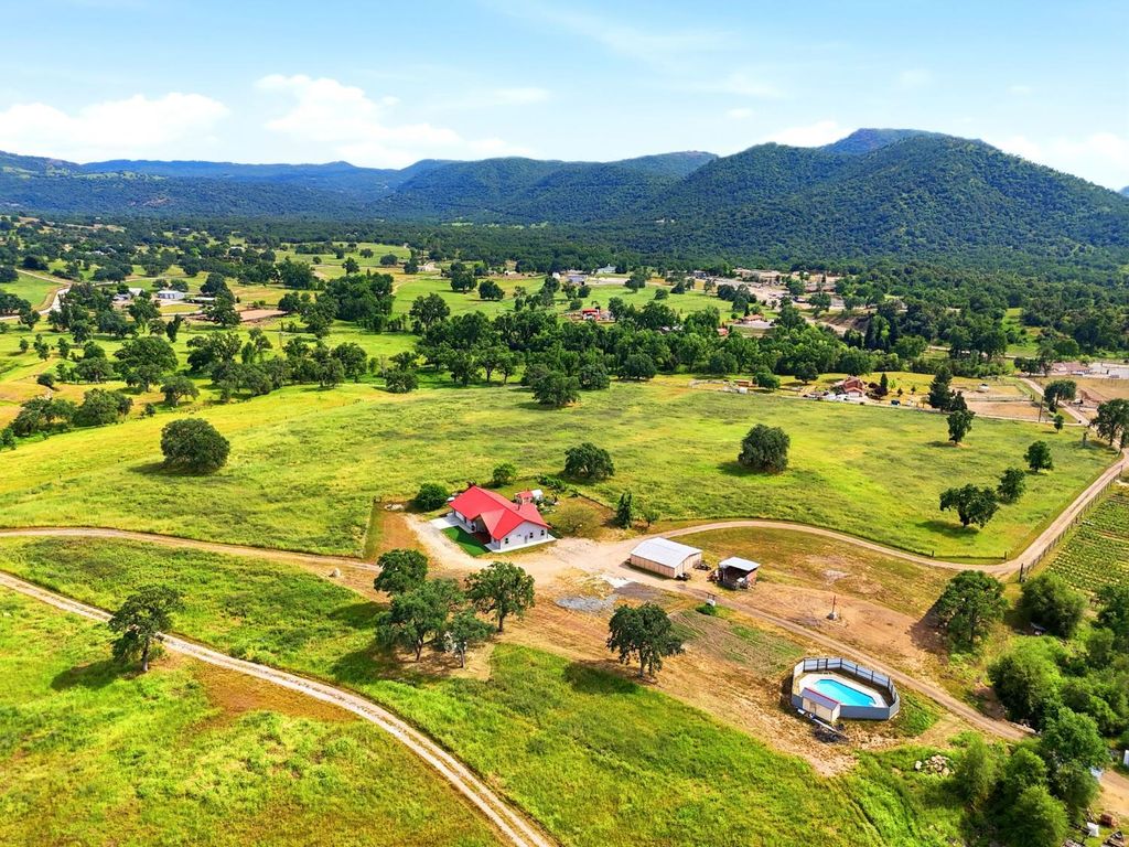 Image 86 of property listing at 39348 Dunlap Road, Dunlap, CA 93621