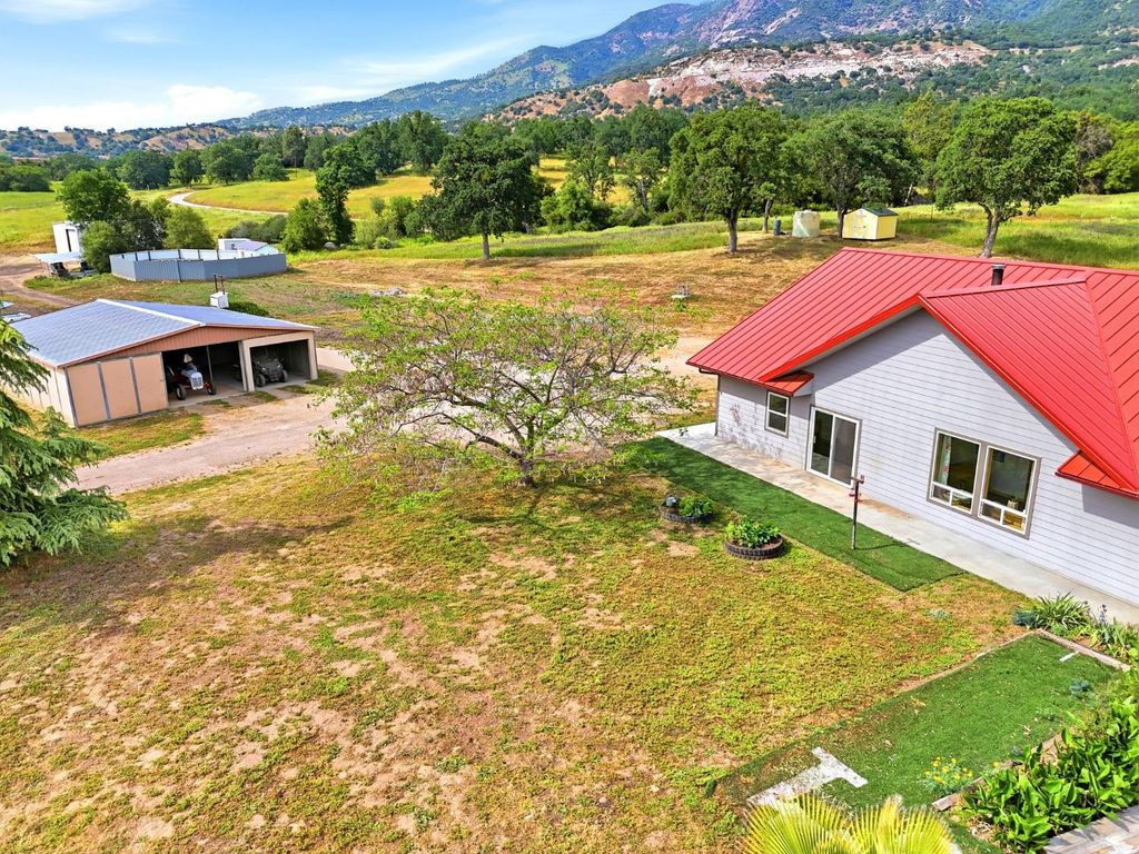Image 88 of property listing at 39348 Dunlap Road, Dunlap, CA 93621