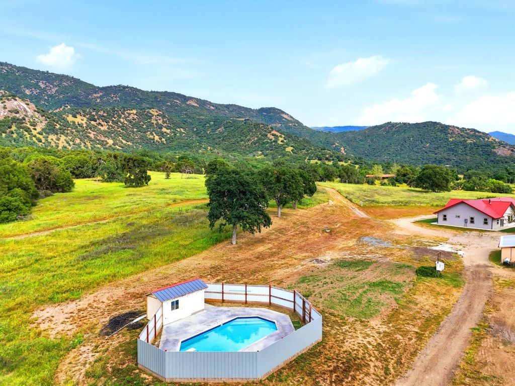 Image 89 of property listing at 39348 Dunlap Road, Dunlap, CA 93621
