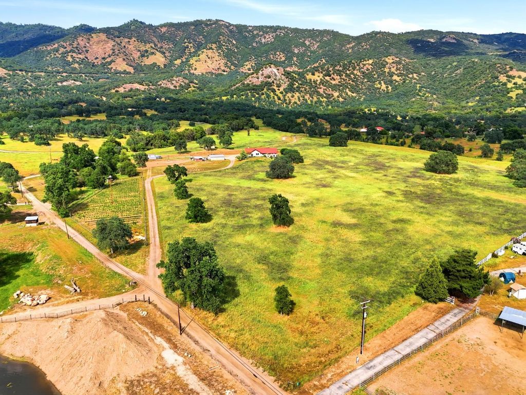 Image 92 of property listing at 39348 Dunlap Road, Dunlap, CA 93621