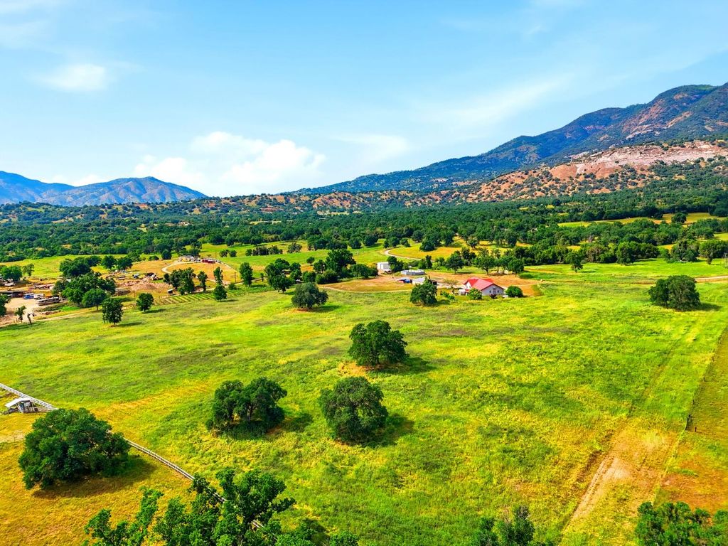Image 94 of property listing at 39348 Dunlap Road, Dunlap, CA 93621