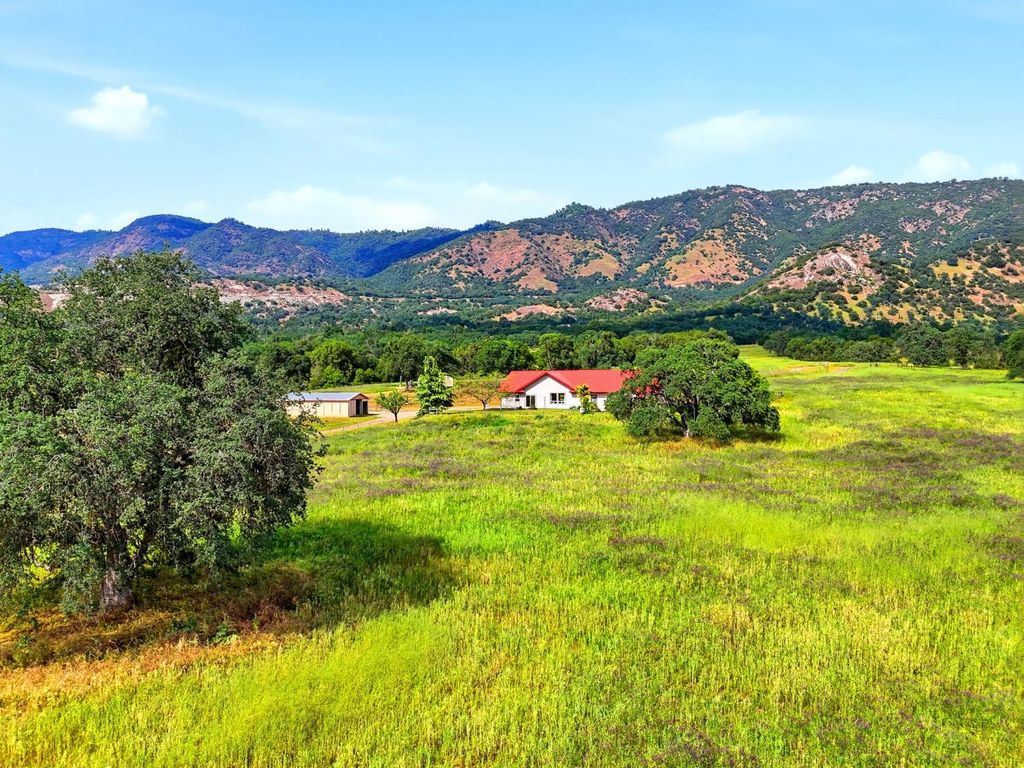 Image 96 of property listing at 39348 Dunlap Road, Dunlap, CA 93621