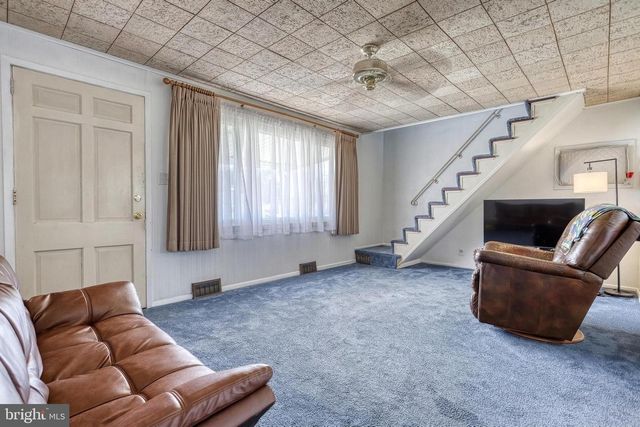 210 CUMBERLAND DR, Camp Hill, PA 17011