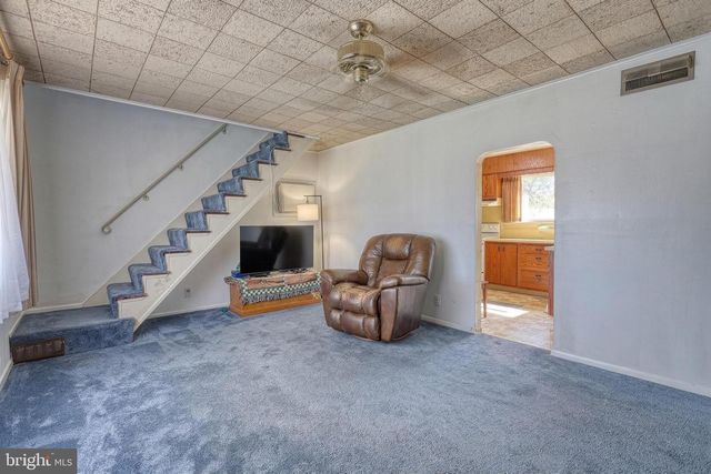 210 CUMBERLAND DR, Camp Hill, PA 17011