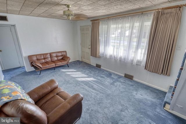 210 CUMBERLAND DR, Camp Hill, PA 17011