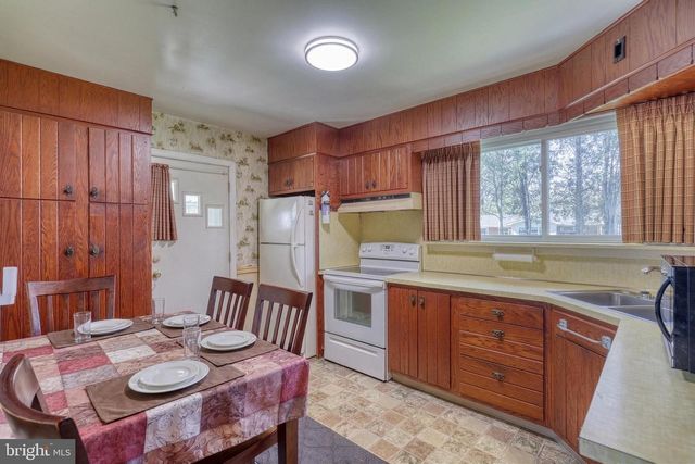 210 CUMBERLAND DR, Camp Hill, PA 17011
