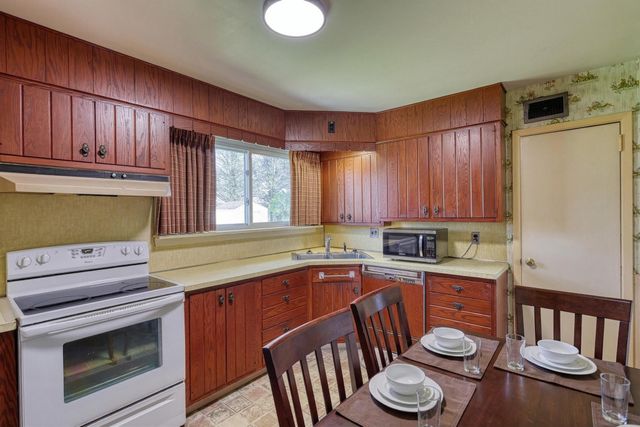 210 CUMBERLAND DR, Camp Hill, PA 17011