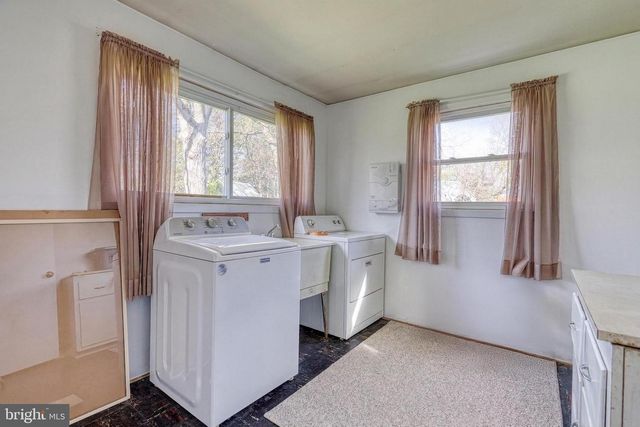 210 CUMBERLAND DR, Camp Hill, PA 17011