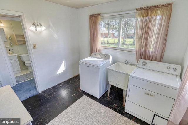 210 CUMBERLAND DR, Camp Hill, PA 17011