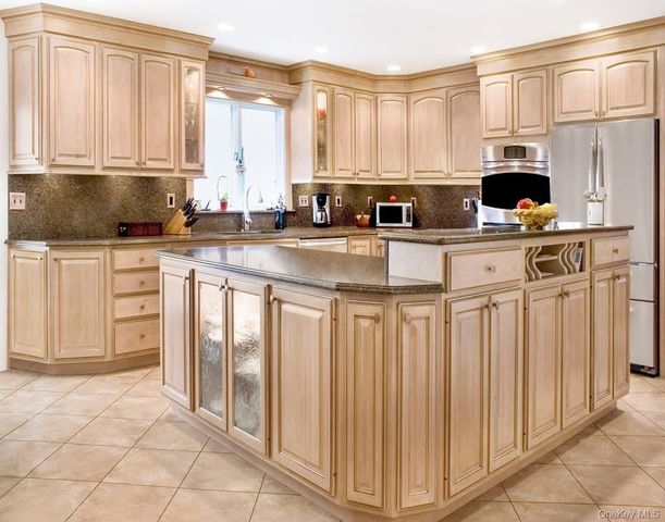 7 Starhaven Avenue, Middletown, NY 10940