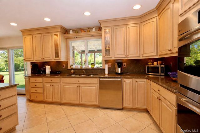 7 Starhaven Avenue, Middletown, NY 10940
