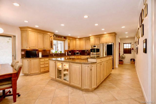 7 Starhaven Avenue, Middletown, NY 10940