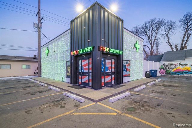 411 Lafayette Avenue, Bay City, MI 48708