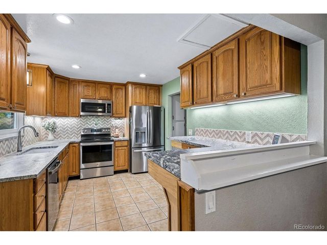 15671 E Jefferson Ave, Aurora, CO 80013
