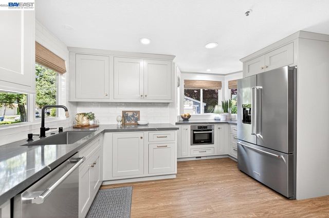 308 Mulqueeney St, Livermore, CA 94550