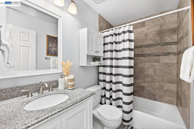308 Mulqueeney St, Livermore, CA 94550