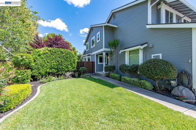 308 Mulqueeney St, Livermore, CA 94550