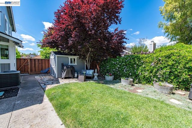 308 Mulqueeney St, Livermore, CA 94550