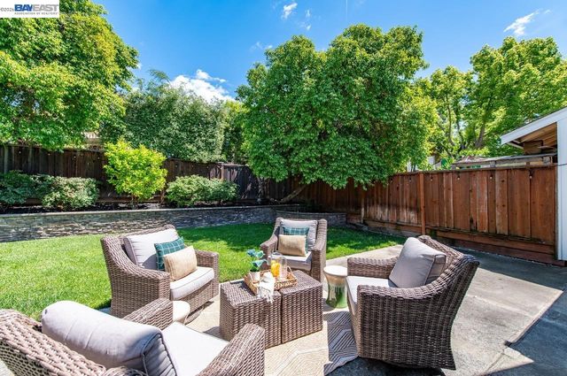 308 Mulqueeney St, Livermore, CA 94550